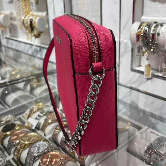 Michael Kors Jet Set Large Saffiano Leather EW Crossbody Bag
Dragonfruit
NWT - Picture 14 of 16